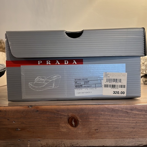 Prada ribbon patent platform sandal - Picture 10 of 10